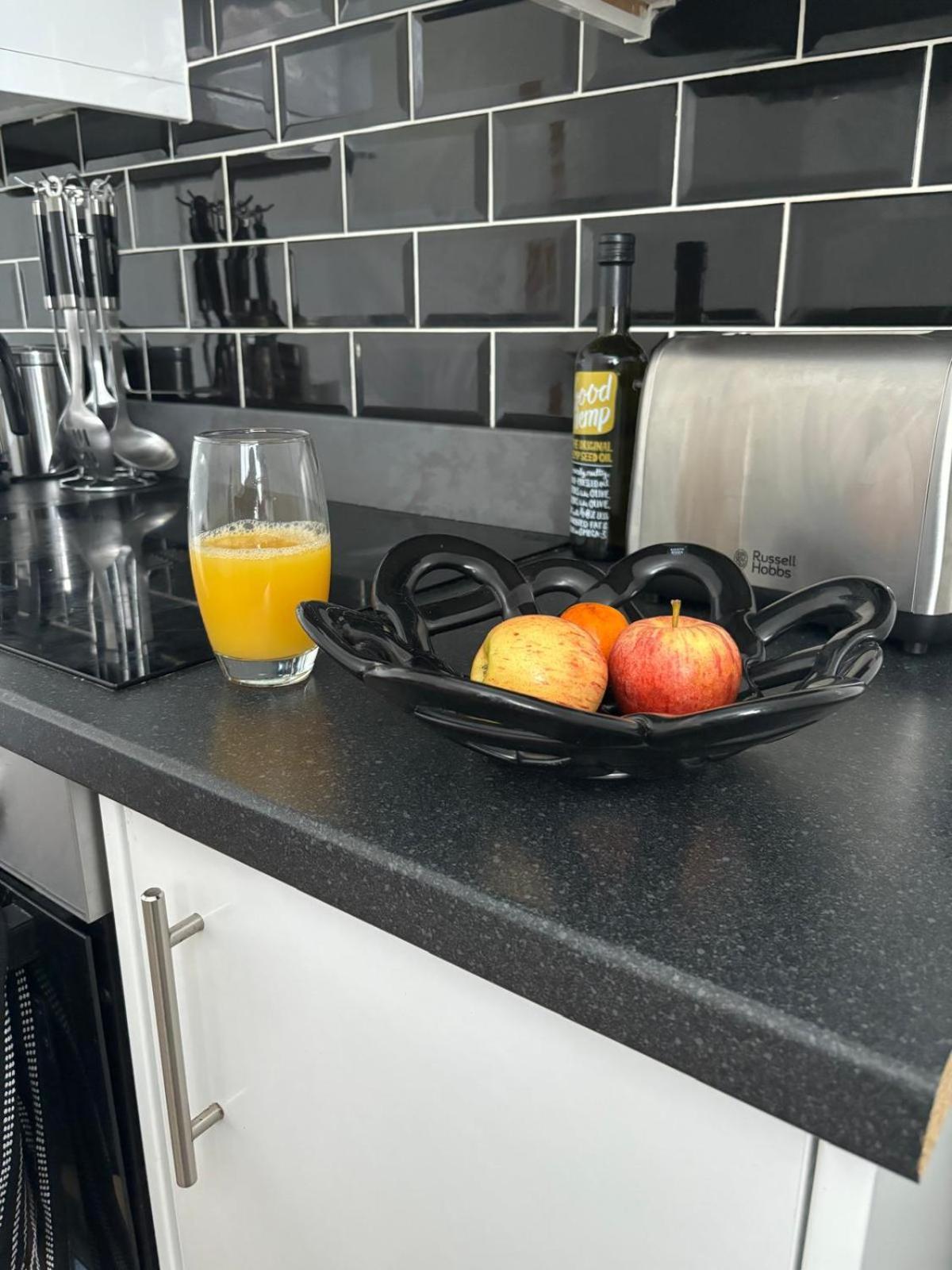 3-Bed Home From Home, Sleeps 6, Great For Contractors, Close To Gulliver'S Valley Theme Park, Free Parking, Hot Tub, Couple Retreat Sheffield Exterior foto